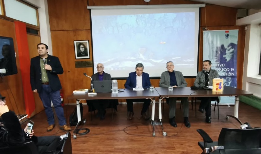 Presentación del libro El Archivero en la Biblioteca Municipal de Concepción